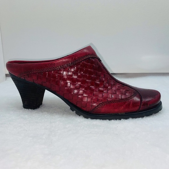 SoftWalk Red Wedges - Picture 3 of 12